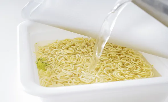 カップ麺のフタ