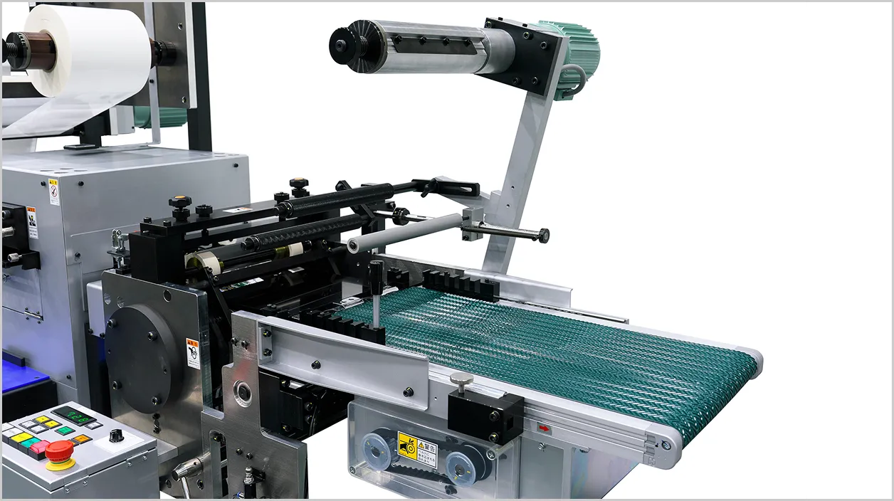 全抜きラベル搬送コンベア